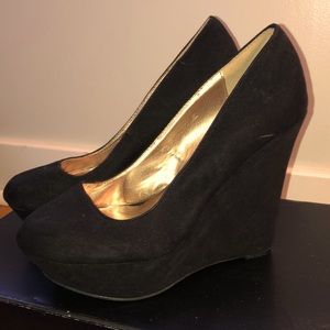Black wedges brand new worn once